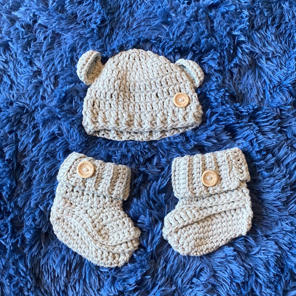 Knitted Hood and Socks set!